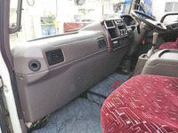 三菱ふそうファイターアルミブロック中型（4t）[写真31]