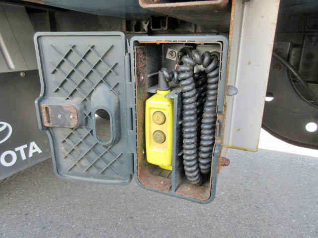 トヨタトヨエースパネルバン小型（2t・3t）[写真19]