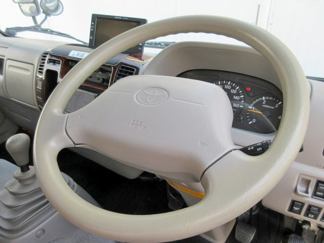 トヨタトヨエースパネルバン小型（2t・3t）[写真34]