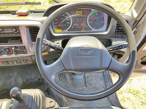 日野レンジャーユニック4段中型（4t）[写真36]