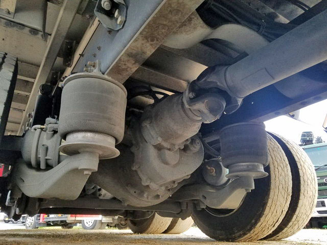 いすゞギガアルミウイング大型（10t）[写真18]