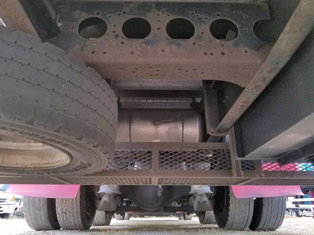 いすゞギガアルミウイング大型（10t）[写真19]