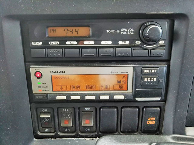 いすゞギガアルミウイング大型（10t）[写真38]