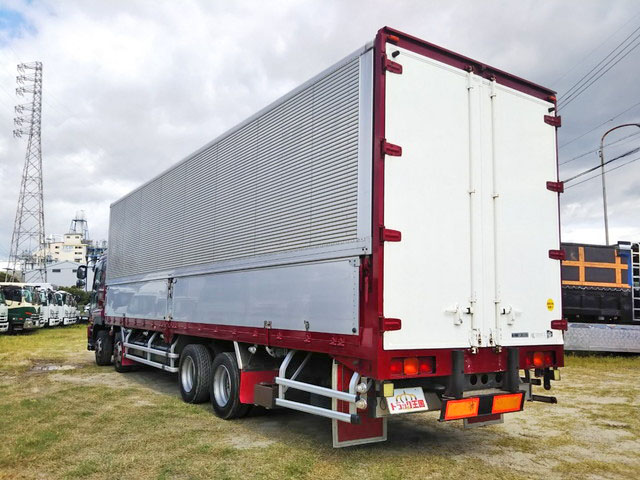 いすゞギガアルミウイング大型（10t）[写真04]