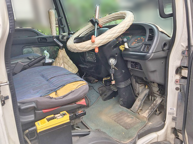 いすゞフォワードコンテナ専用車中型（4t）[写真16]