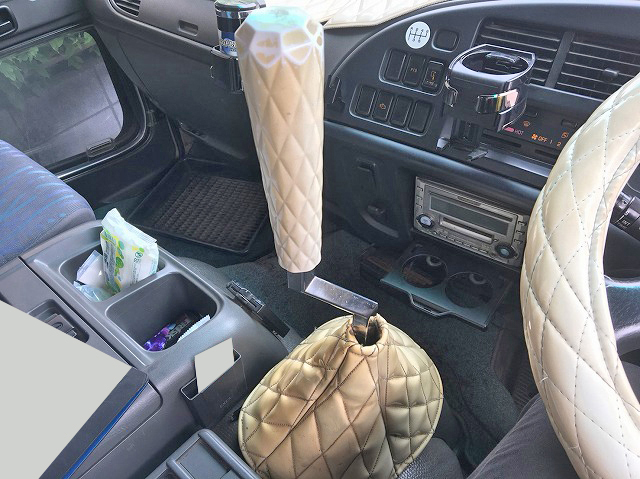 いすゞフォワードコンテナ専用車中型（4t）[写真17]