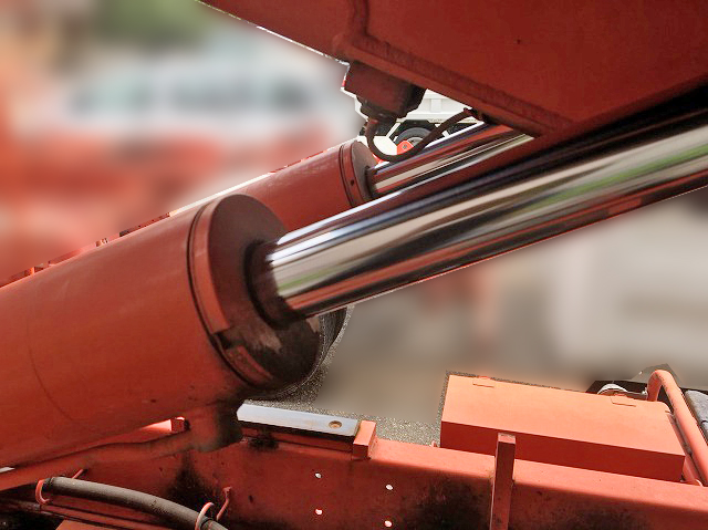 いすゞフォワードコンテナ専用車中型（4t）[写真05]