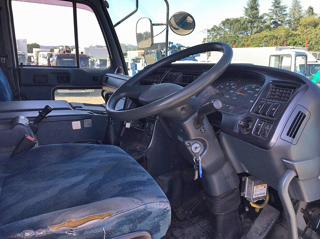 UDトラックスビッグサムクレーン3段大型（10t）[写真26]