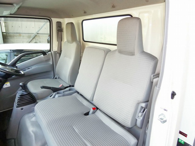 日野デュトロ冷凍車（冷蔵車）小型（2t・3t）[写真33]