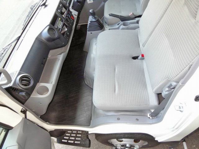 日野デュトロ冷凍車（冷蔵車）小型（2t・3t）[写真34]