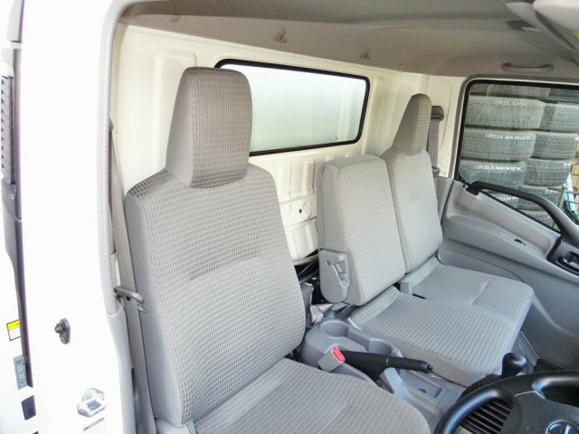 日野デュトロ冷凍車（冷蔵車）小型（2t・3t）[写真35]