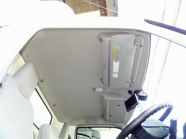 日野デュトロ冷凍車（冷蔵車）小型（2t・3t）[写真37]