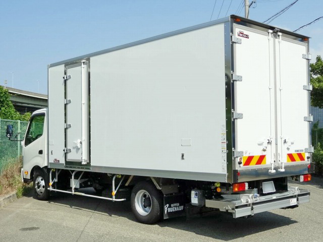 日野デュトロ冷凍車（冷蔵車）小型（2t・3t）[写真04]