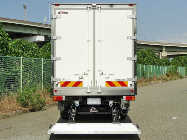 日野デュトロ冷凍車（冷蔵車）小型（2t・3t）[写真09]