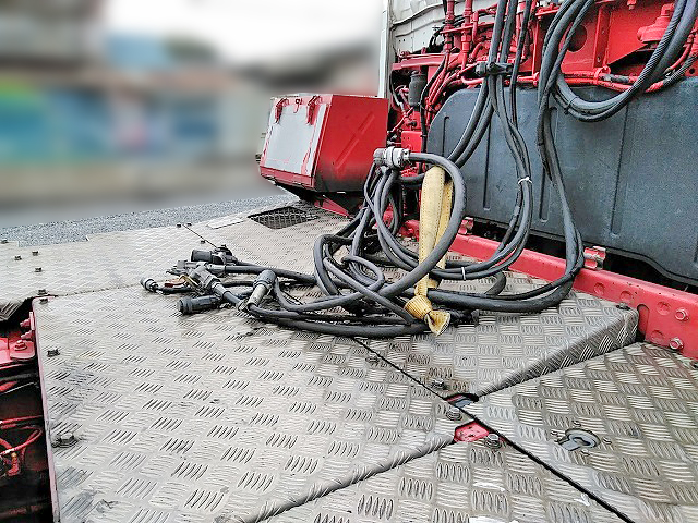 三菱ふそうスーパーグレートトレーラーヘッド（トラクターヘッド）大型（10t）[写真11]