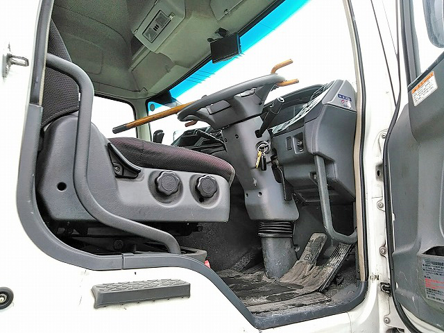 三菱ふそうスーパーグレートトレーラーヘッド（トラクターヘッド）大型（10t）[写真26]