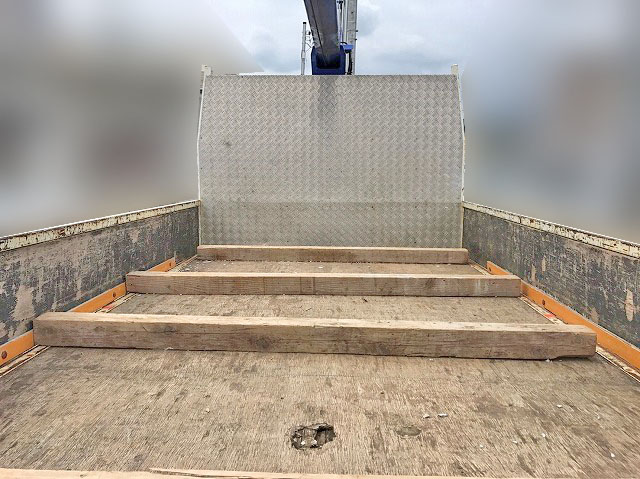 三菱ふそうキャンタークレーン4段小型（2t・3t）[写真11]