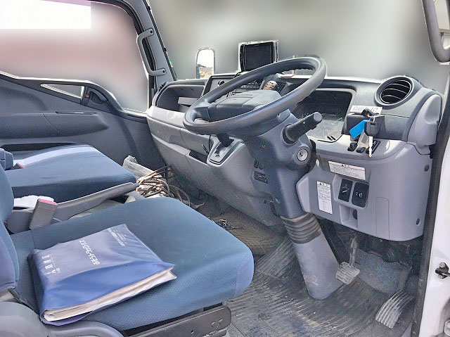 三菱ふそうキャンタークレーン4段小型（2t・3t）[写真19]