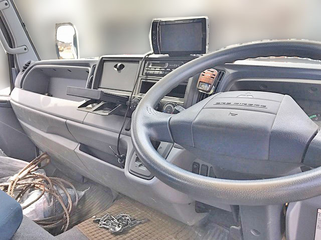 三菱ふそうキャンタークレーン4段小型（2t・3t）[写真23]