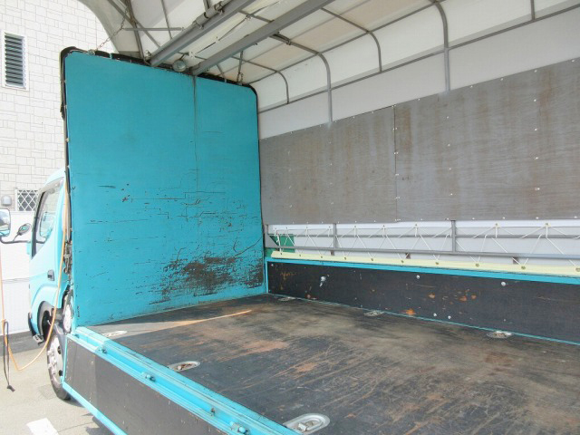 トヨタトヨエース幌ウイング小型（2t・3t）[写真11]