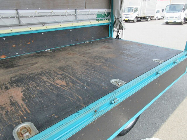 トヨタトヨエース幌ウイング小型（2t・3t）[写真12]