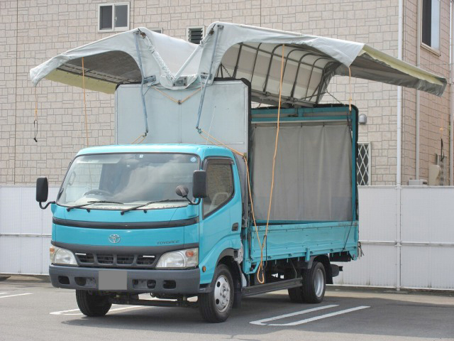 トヨタトヨエース幌ウイング小型（2t・3t）[写真03]