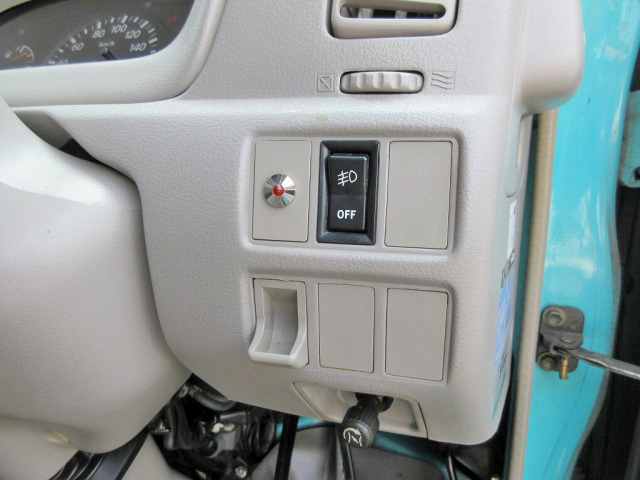 トヨタトヨエース幌ウイング小型（2t・3t）[写真37]