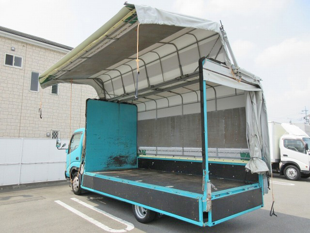 トヨタトヨエース幌ウイング小型（2t・3t）[写真09]