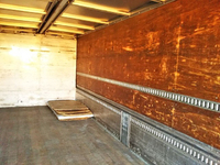 三菱ふそうファイターアルミウイング中型（4t）[写真16]