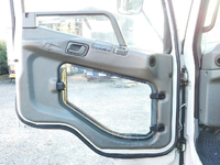 三菱ふそうファイターアルミウイング中型（4t）[写真28]