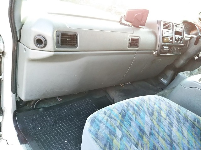 三菱ふそうファイターアルミウイング中型（4t）[写真33]