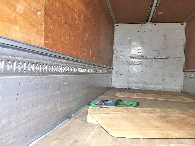 三菱ふそうファイターアルミウイング中型（4t）[写真05]