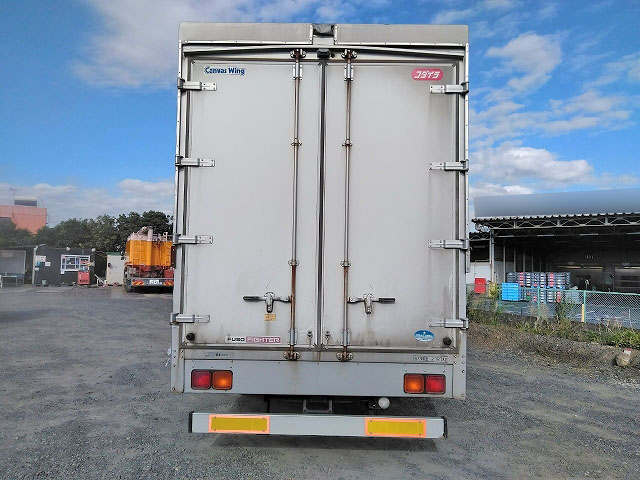 三菱ふそうファイター幌ウイング中型（4t）[写真10]