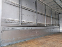 三菱ふそうファイター幌ウイング中型（4t）[写真12]