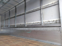 三菱ふそうファイター幌ウイング中型（4t）[写真13]