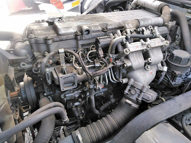 三菱ふそうファイター幌ウイング中型（4t）[写真23]