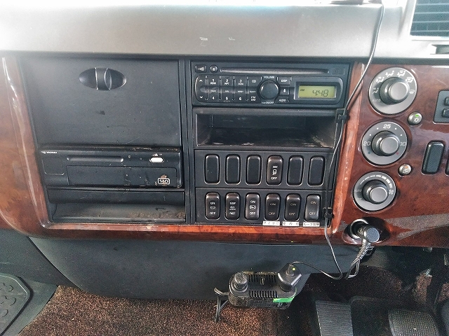 三菱ふそうファイター幌ウイング中型（4t）[写真34]