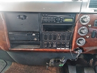 三菱ふそうファイター幌ウイング中型（4t）[写真34]