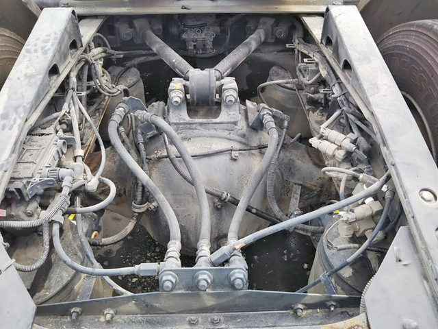 いすゞギガトレーラーヘッド（トラクターヘッド）大型（10t）[写真13]