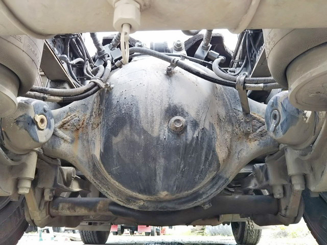 いすゞギガトレーラーヘッド（トラクターヘッド）大型（10t）[写真15]