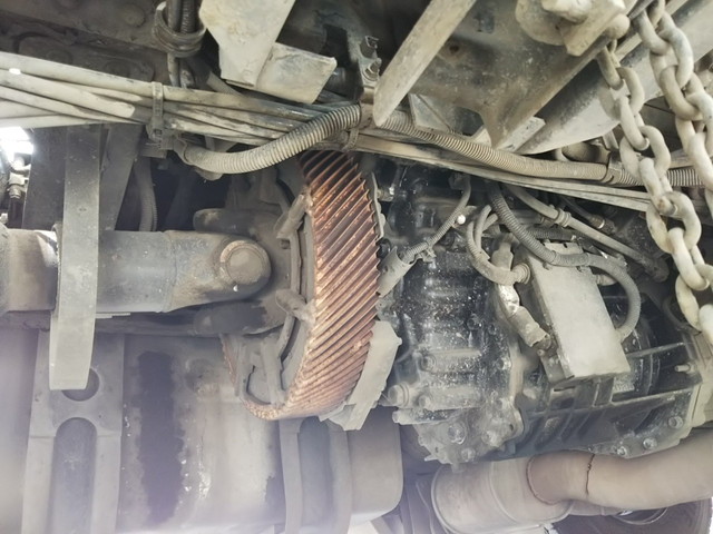 いすゞギガトレーラーヘッド（トラクターヘッド）大型（10t）[写真16]