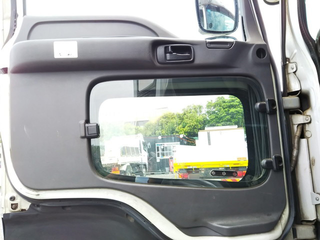 いすゞギガトレーラーヘッド（トラクターヘッド）大型（10t）[写真23]