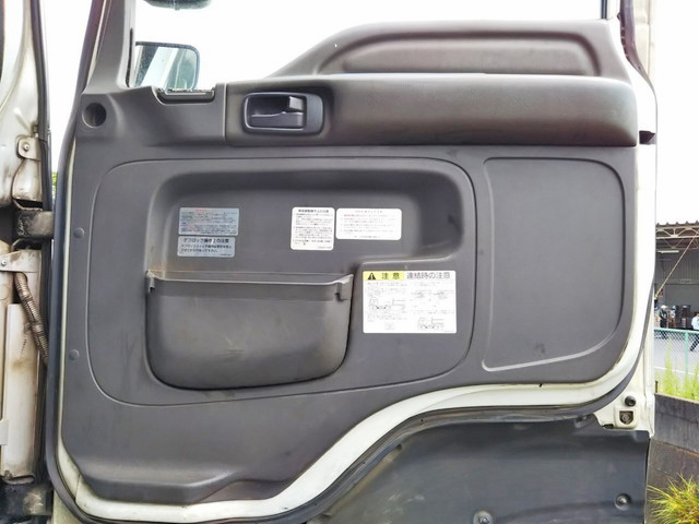 いすゞギガトレーラーヘッド（トラクターヘッド）大型（10t）[写真24]