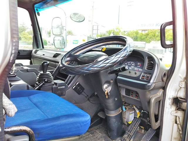 いすゞギガトレーラーヘッド（トラクターヘッド）大型（10t）[写真26]