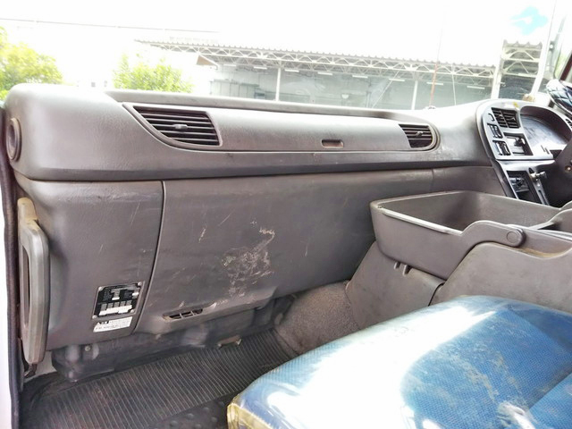 いすゞギガトレーラーヘッド（トラクターヘッド）大型（10t）[写真28]