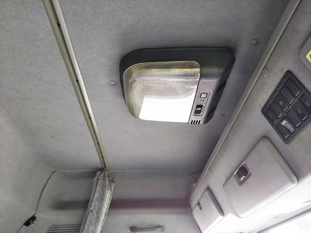 いすゞギガトレーラーヘッド（トラクターヘッド）大型（10t）[写真30]