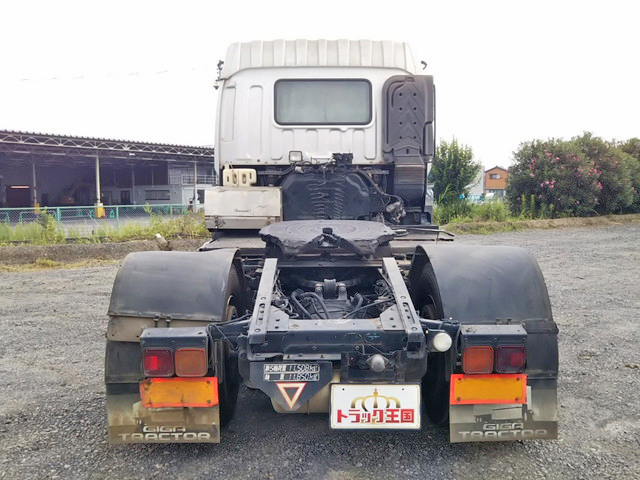 いすゞギガトレーラーヘッド（トラクターヘッド）大型（10t）[写真09]