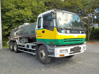 いすゞギガタンク車（タンクローリー）大型（10t）[写真03]