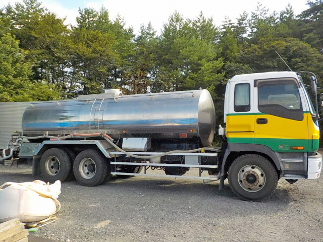 いすゞギガタンク車（タンクローリー）大型（10t）[写真06]