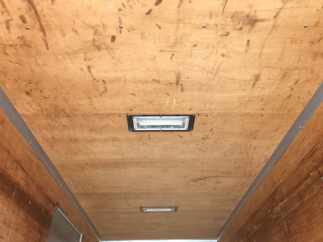 三菱ふそうキャンターアルミバン小型（2t・3t）[写真17]